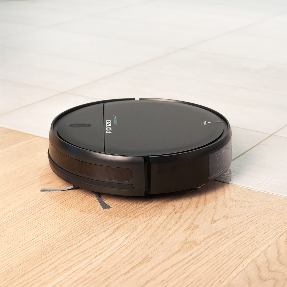 RONZO ATOM IQ Robotický vysavač a čistič podlahy s nabíjecí základnou